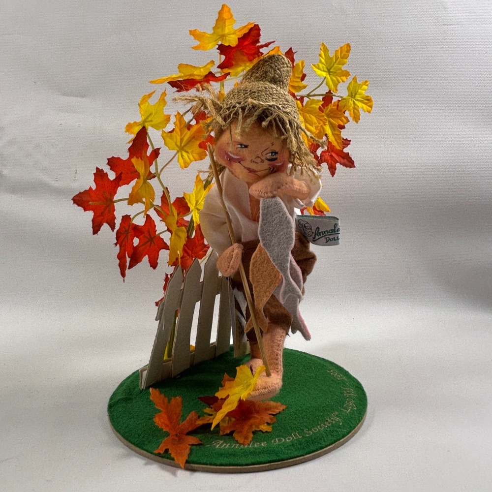 Annalee Doll Society 1995 Logo Kid Goin Fishin Fall Autumn Tree Fence Figurine